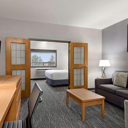 Wingate By Wyndham Lethbridge Otel Dış mekan fotoğraf
