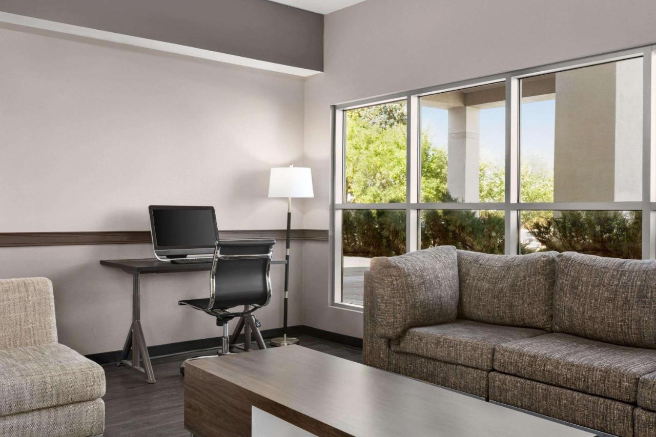 Wingate By Wyndham Lethbridge Otel Dış mekan fotoğraf