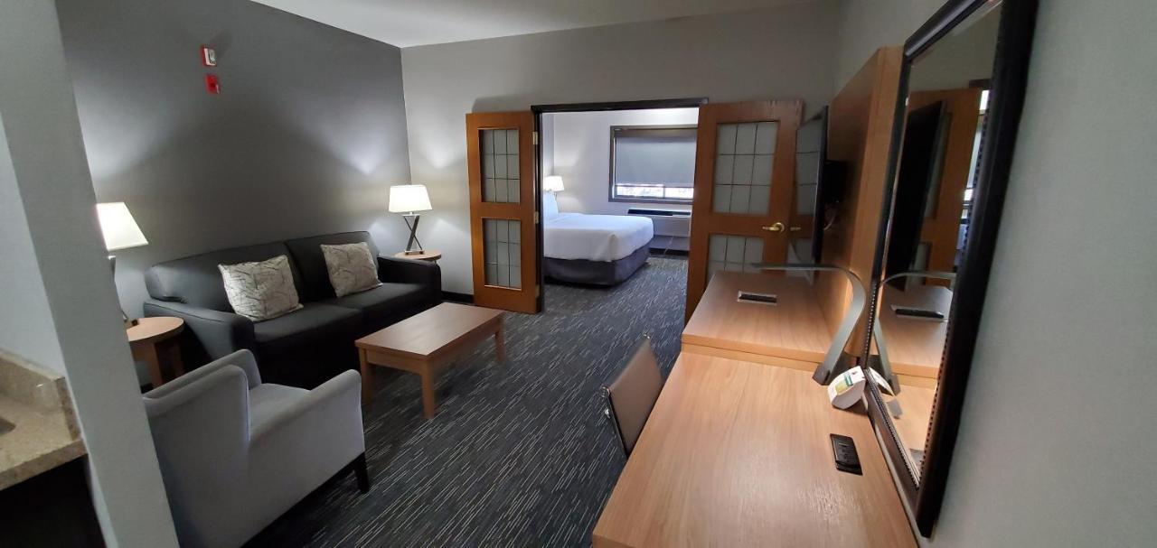 Wingate By Wyndham Lethbridge Otel Dış mekan fotoğraf