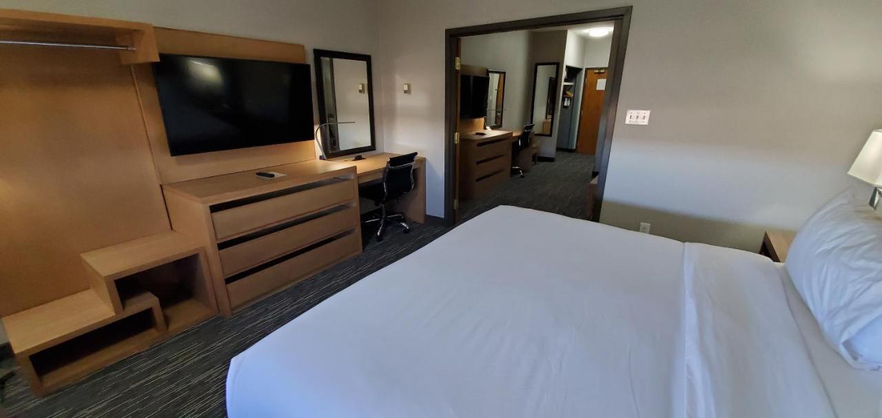 Wingate By Wyndham Lethbridge Otel Dış mekan fotoğraf